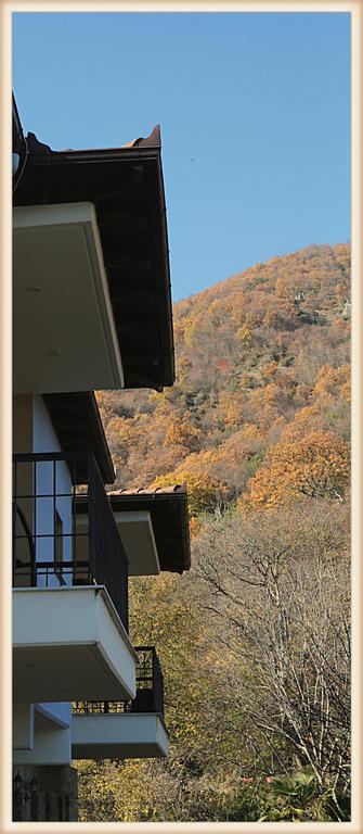 Voreas Hotel Káto Loutrákion Buitenkant foto