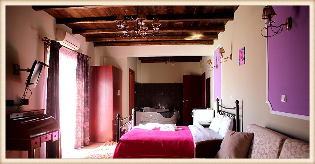 Voreas Hotel Káto Loutrákion Kamer foto
